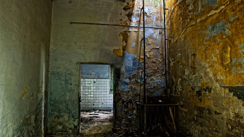 Illustration for article titled The Creepy World of Abandoned Asylums